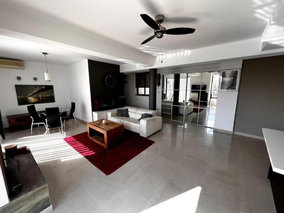 Seafront Meridionale 2Bedroom Apartment San Ġiljan Kültér fotó